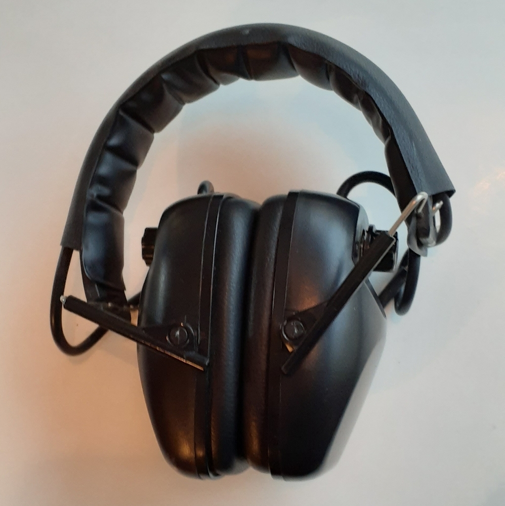 Noise canceling head set